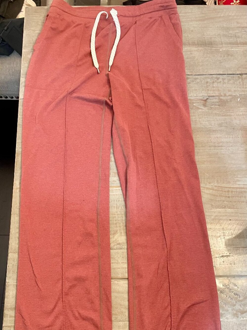 🌟 Vuori Pants – Size Medium Woman, Brown 🌟
